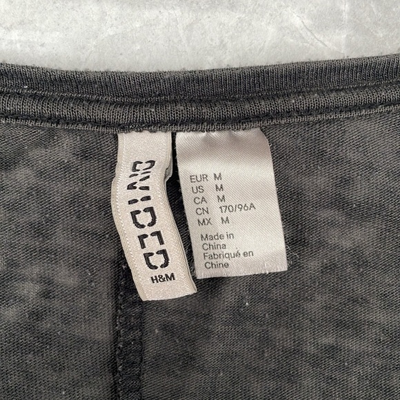 Women's H&M Divided High Low Burnout Short Sleeve Shirt Medium - Picture 12 of 12